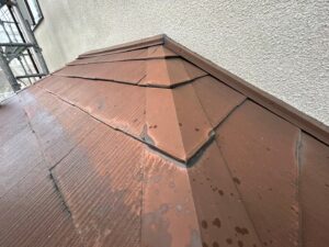 カラーベスト　色褪せ　コロニアル　雨漏り　屋根修理　屋根補修　カバー工法