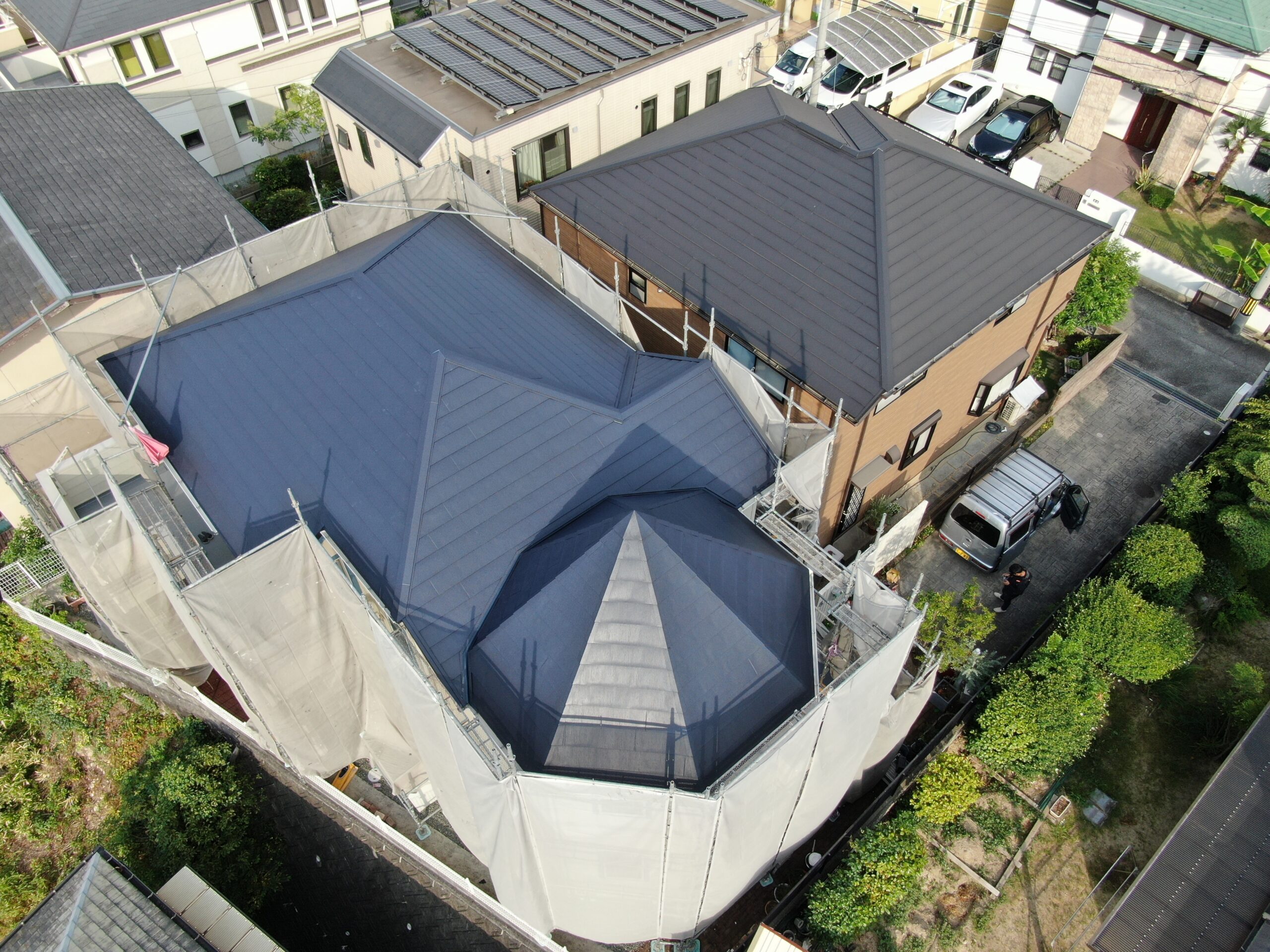 東大阪市でスーパーガルテクトを施工した八角屋根