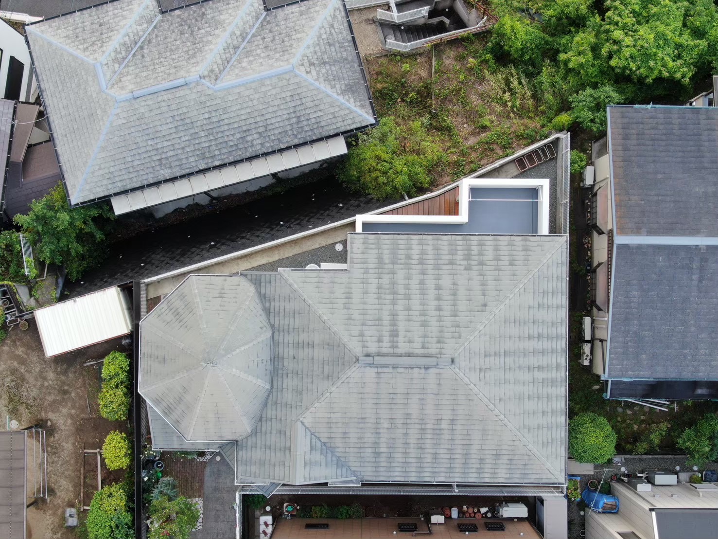 東大阪市のカバー工法前のコロニアル屋根