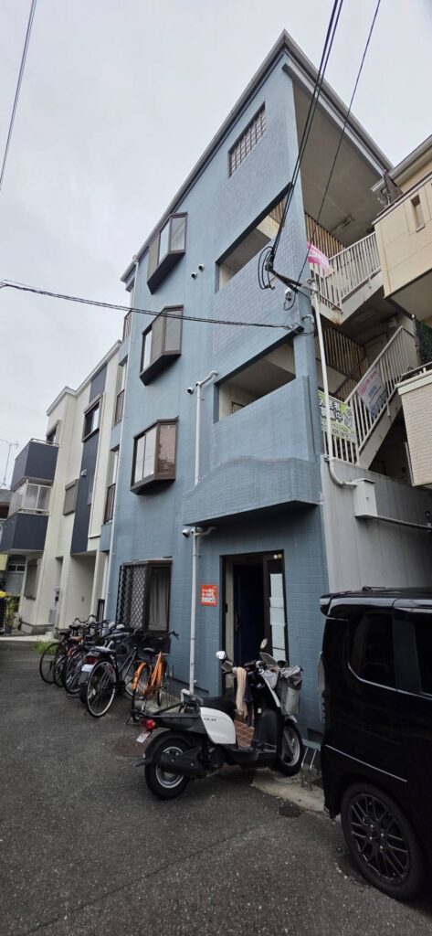 寝屋川市マンションの外壁タイル補修完了後の建物全景